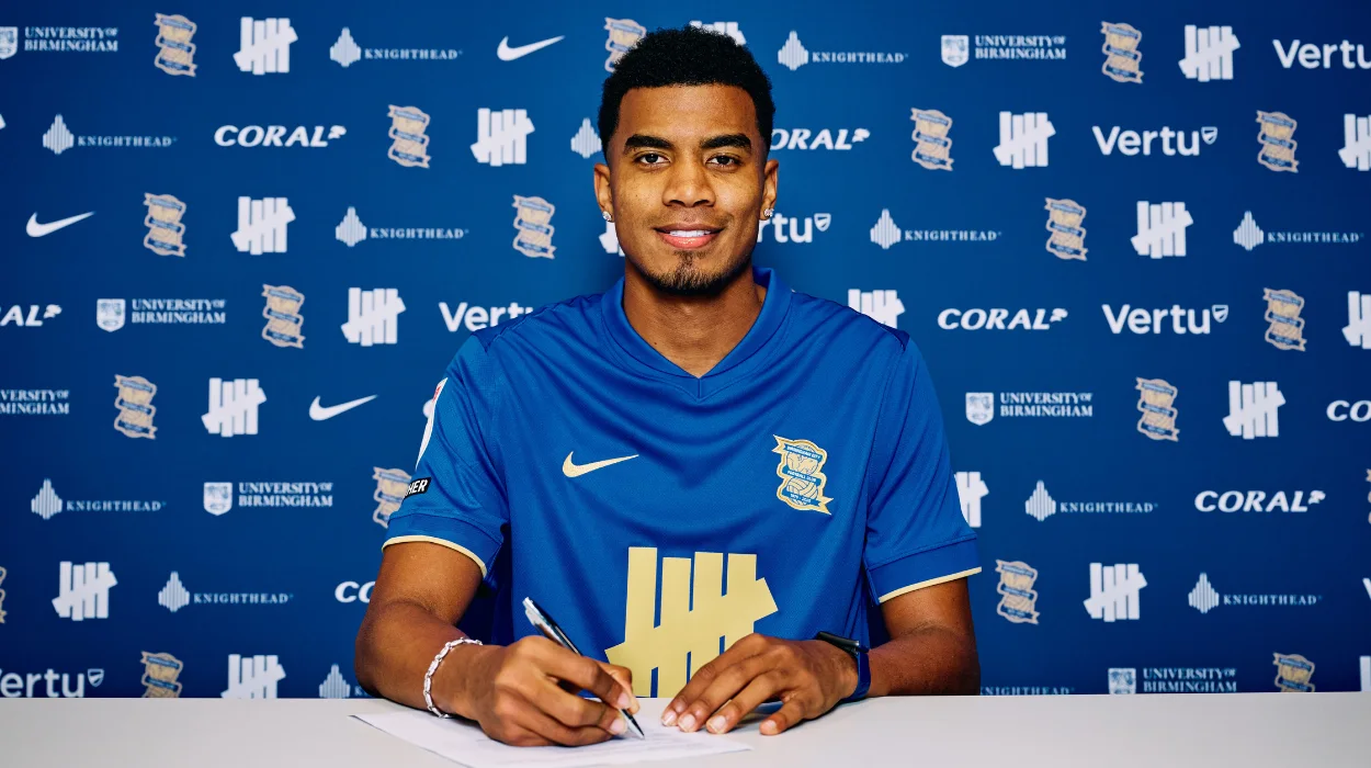 Birmingham City sign Solis on loan until season’s end