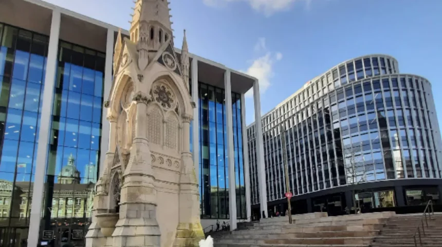 What Is the Best Way to Experience the Edinburgh Central Youth Hostel (2)