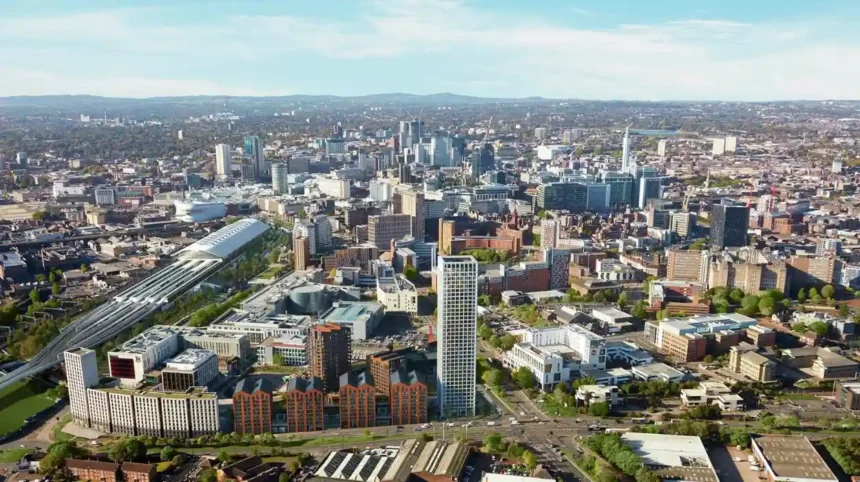 Fun Things to Do With Friends in Birmingham | Birmingham City Centre