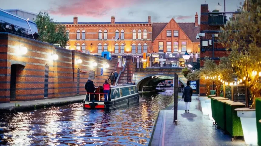 Best Canal Walks and Waterfront Attractions Across Birmingham City